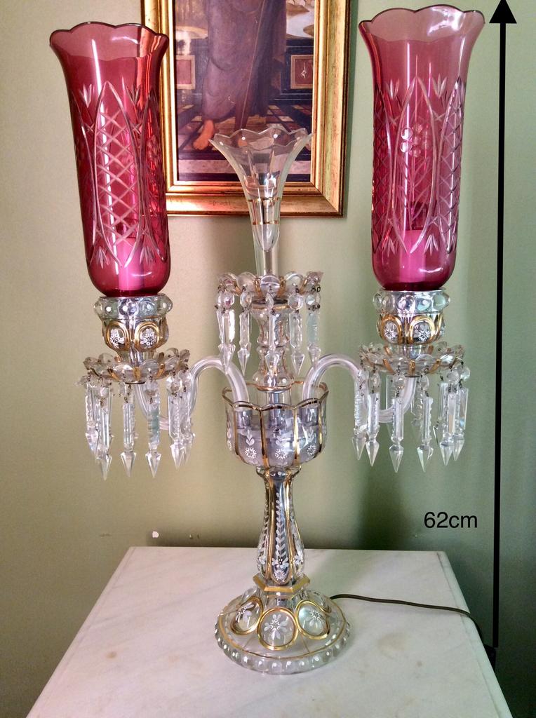 Grande girandole en cristal de bohème de style Napoleon III, Enlèvement