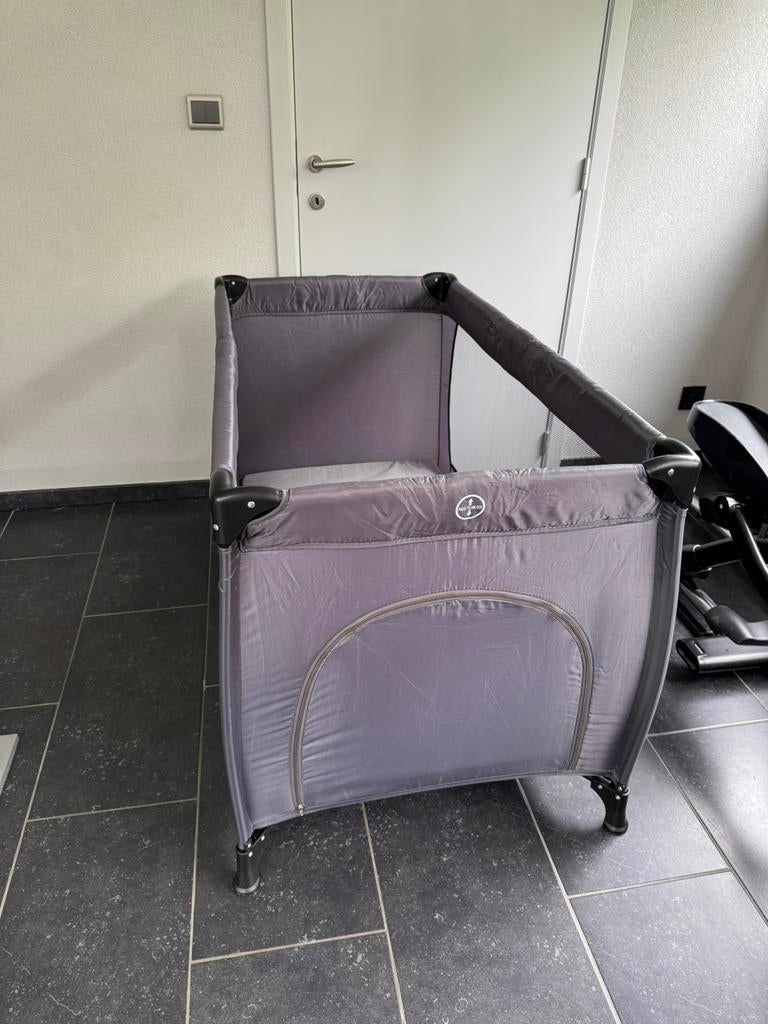 Campingbedje / reisbedje Scoop met matrasje en muggennet, Ophalen, Gebruikt
