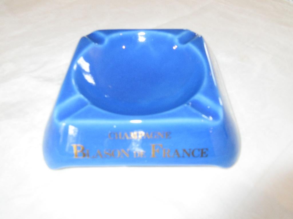 Oude asbak Champagne Perrier-Jouët Blason de France keramiek, Ophalen, Champagne