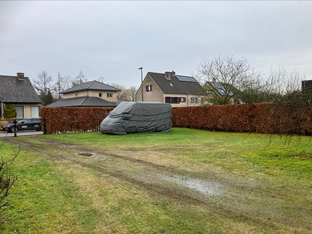 Staanplaats camper, caravan , aanhangwagen …