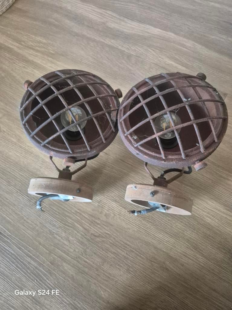Luminaires type industrielle.