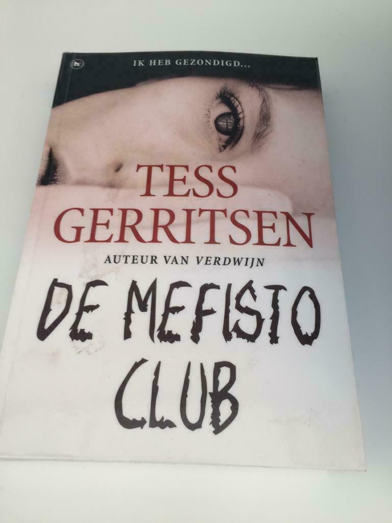 Boek / Tess Gerritsen - De Mefisto club, Ophalen of Verzenden, Gelezen