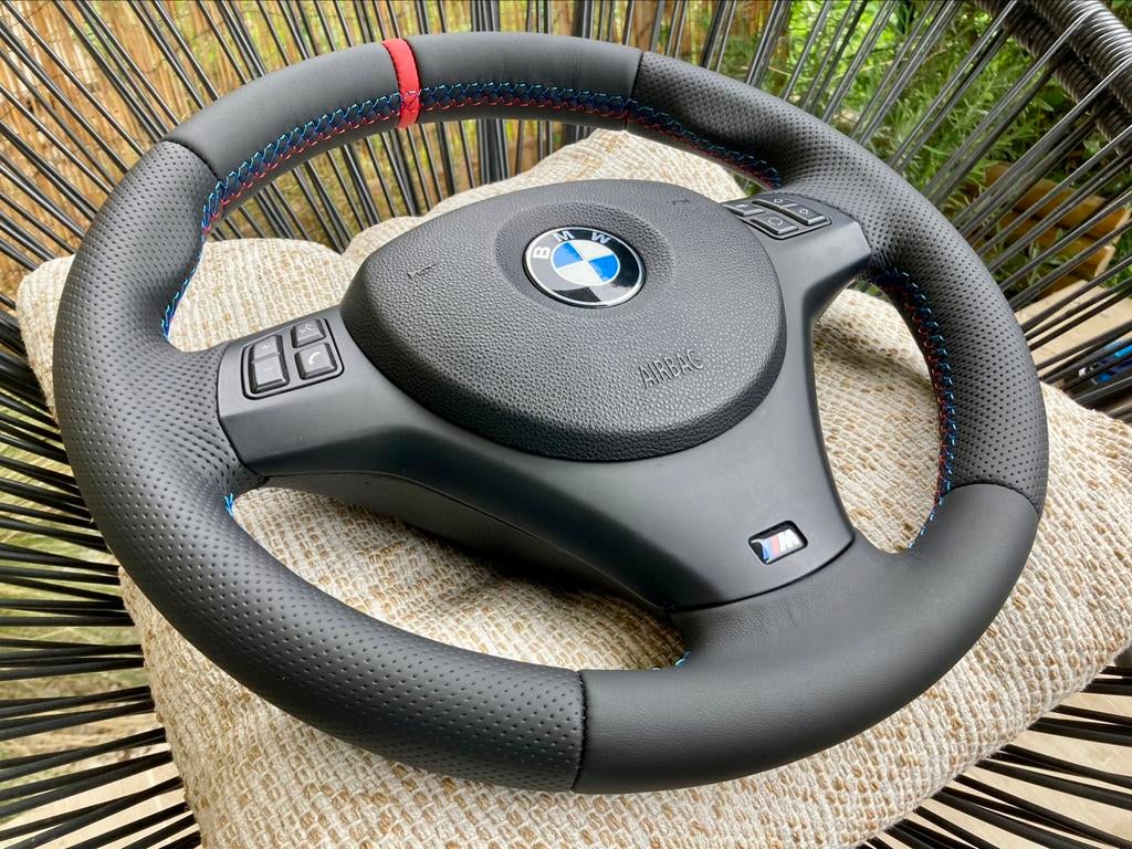 Volant NEUF BMW Pack M bague rouge E82 E87 E90 E92 E93, Autos : Pièces & Accessoires, Commande, BMW, Enlèvement ou Envoi
