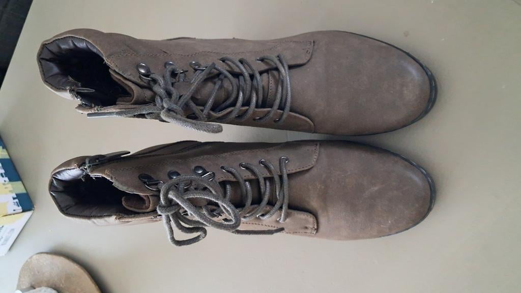 Enkellaarsjes maat 41, Kleding | Dames, Ophalen of Verzenden, Zo goed als nieuw