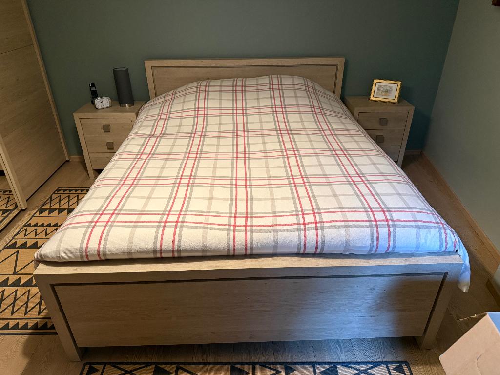 Slaapkamer (bed - kleerkast - commode - nachtkastjes), Ophalen, Gebruikt, Tweepersoons, Rustiek