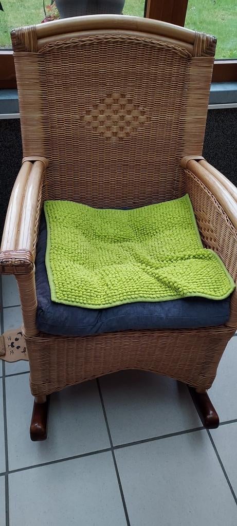 Rotan schommelstoel, Ophalen, Zo goed als nieuw