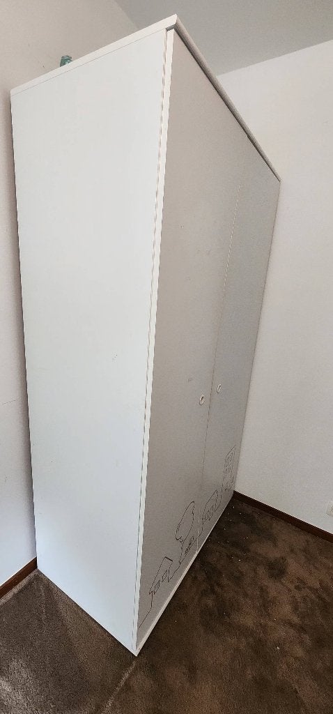 Kindernkleerkast en bed with matress, Kinderen en Baby's, Ophalen, Gebruikt, 180 cm of meer, 100 cm of meer