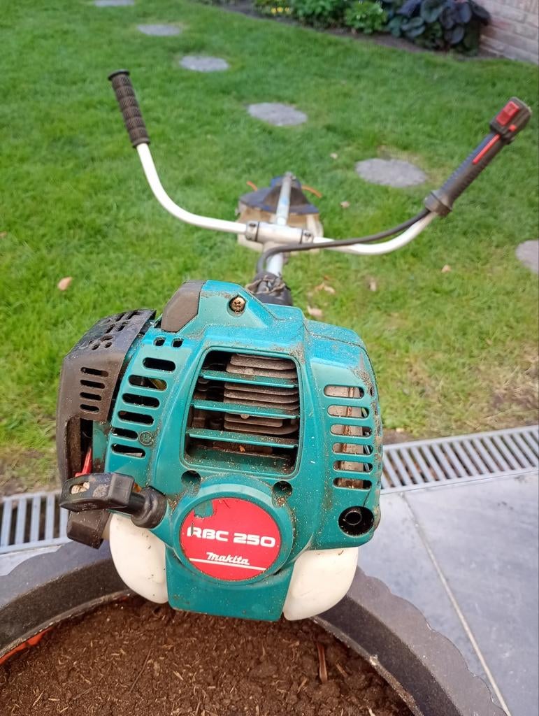 Makita bosmaaier, Tuin en Terras, Ophalen of Verzenden