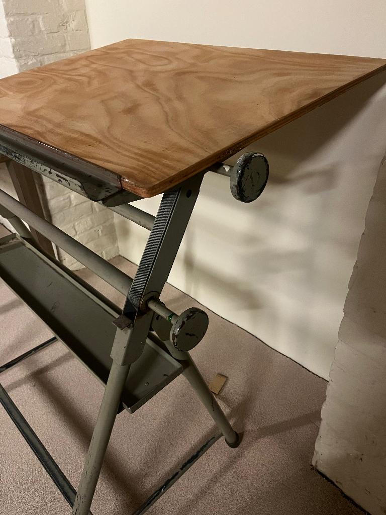 Oude Tekentafel, Enlèvement