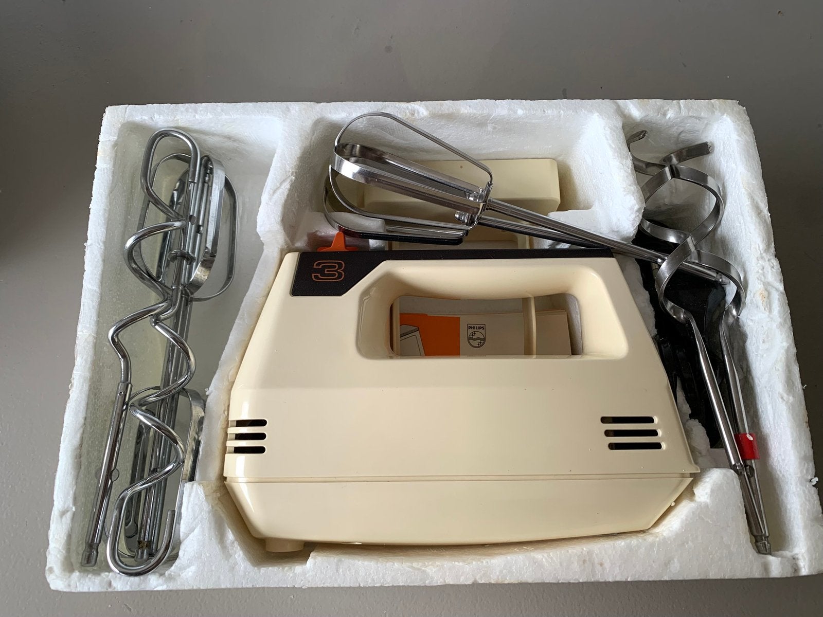 Philips vintage handmixer zgan, Elektronische apparatuur, Ophalen, Zo goed als nieuw