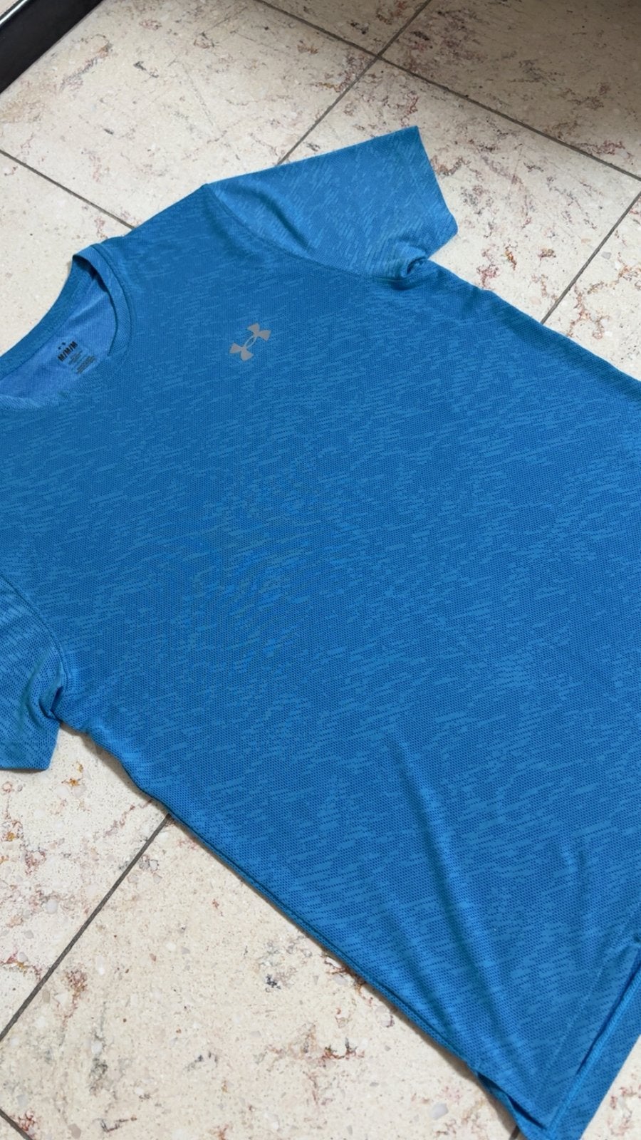 Tshirt under armour bleu taille M, Enlèvement, Comme neuf, Bleu