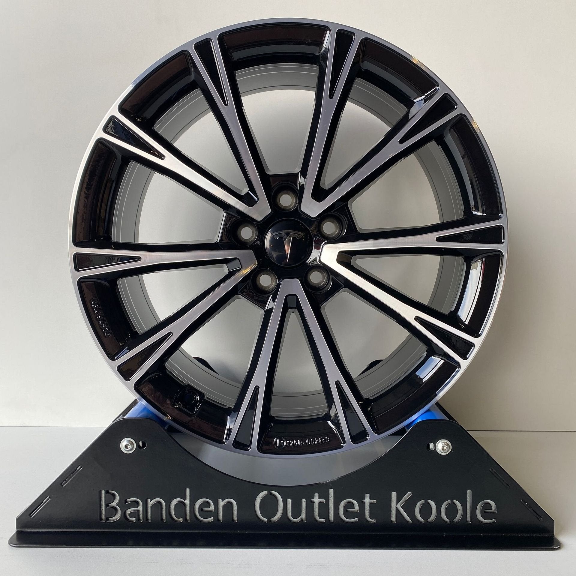 Tesla Model 3 Dezent AR 235-40-19 5x114,3 19'' Velgen Set, Auto-onderdelen, 19 inch, Velg(en), -, -