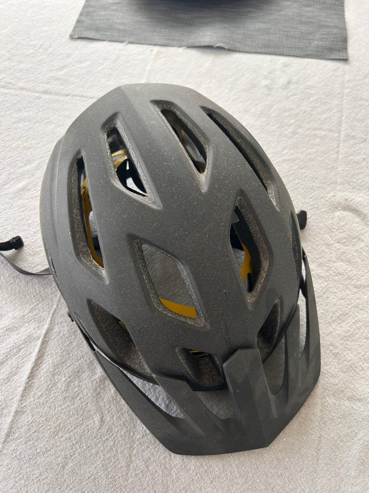 Casque de vélo Specialized avec système de suivi, Enlèvement, Comme neuf, XL, Homme ou Femme