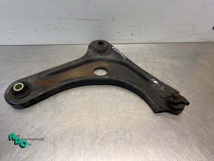 Bras de suspension avant droit d'un Peugeot 208 (208 12-), -, 3 mois de garantie, Utilisé, -