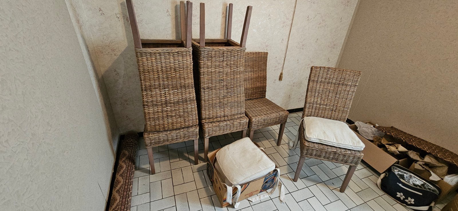 rotan stoelen, Ophalen
