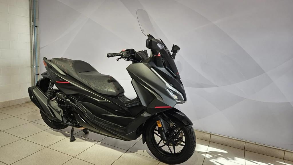 Honda NSS350 Forza (bj 2025), Motoren, Bedrijf, 12 t/m 35 kW, Scooter, 330 cc