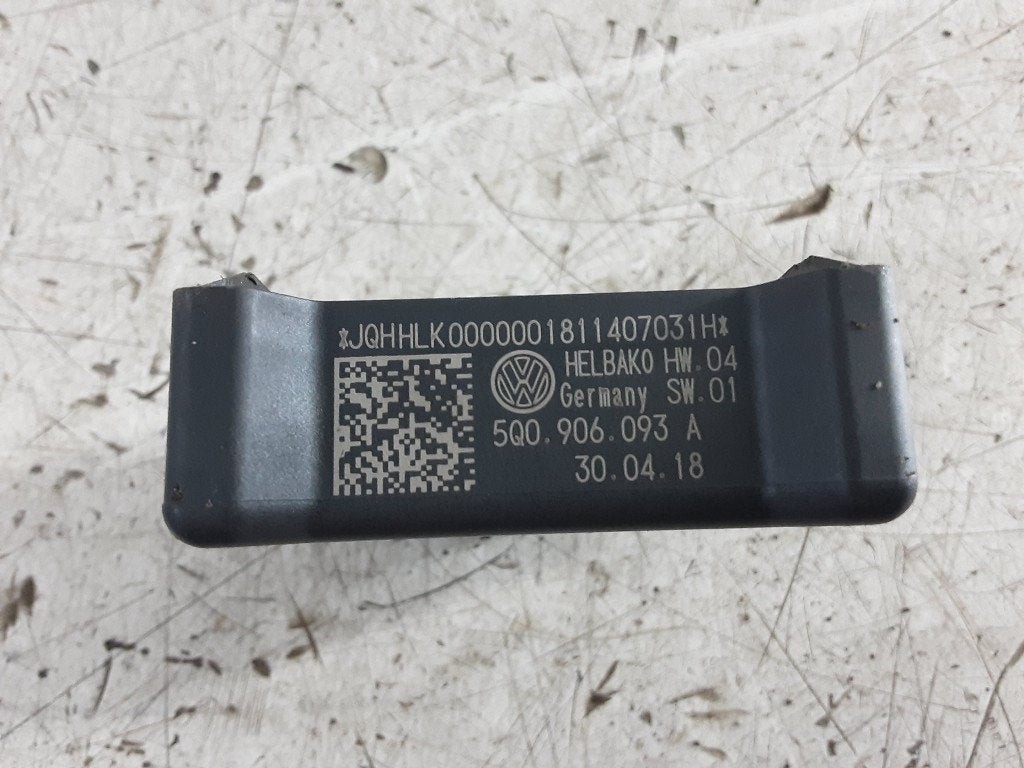 ORDINATEUR POMPE A CARBURANT Golf VII (AUA) (5Q0906093A), Volkswagen, Volkswagen AG, Utilisé, Kundenbetreuung@volkswagen.de