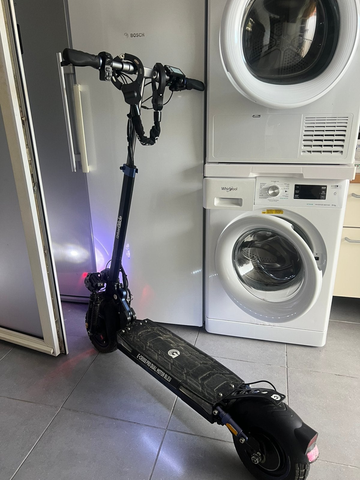UrbanGlide Elektrische Step – 2x800W Dual Motor, Fietsen en Brommers, Steps, Ophalen, Zo goed als nieuw, Elektrische step (E-scooter)