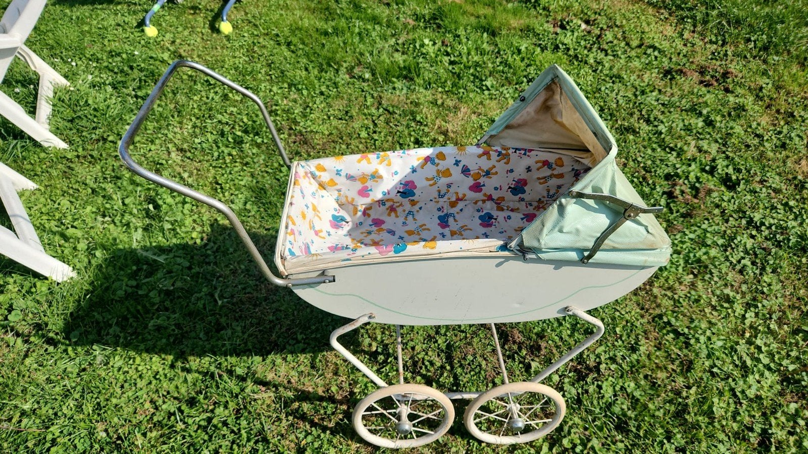 oude kinderwagen of poppenwagen antiek, Enlèvement