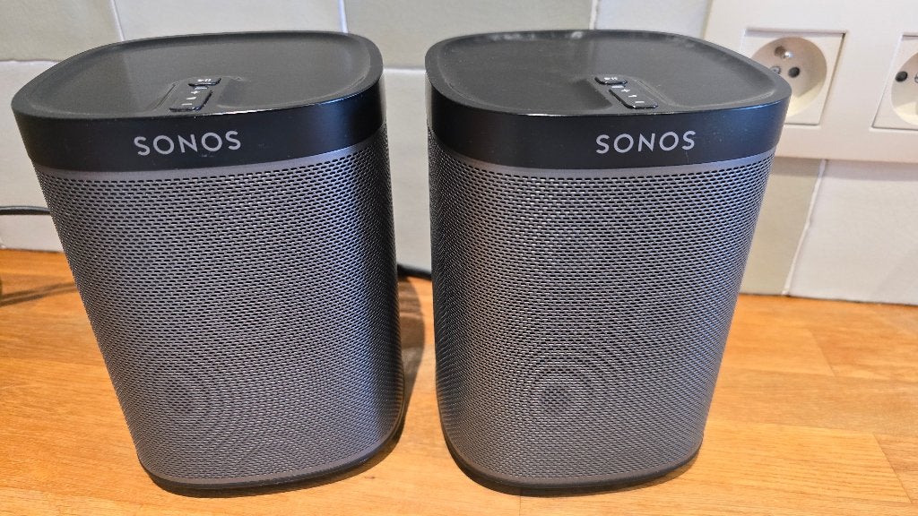 Set van 2 Sonos PLAY:1 one luidsprekers, Audio, Tv en Foto, Luidsprekerboxen, Verzenden, Zo goed als nieuw, 60 tot 120 watt, Sonos
