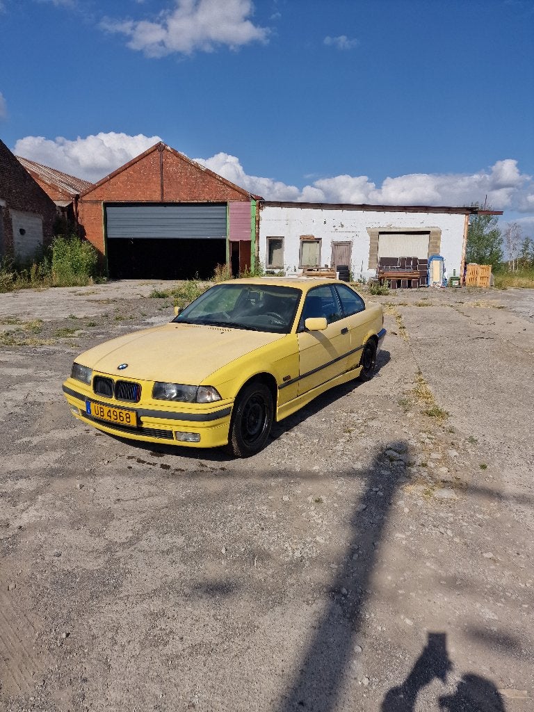 Bmw e36 Coupe, Autos, BMW, Particulier, Série 3, Autres carburants, Coupé, 2 portes, Boîte manuelle, Jaune, Enlèvement