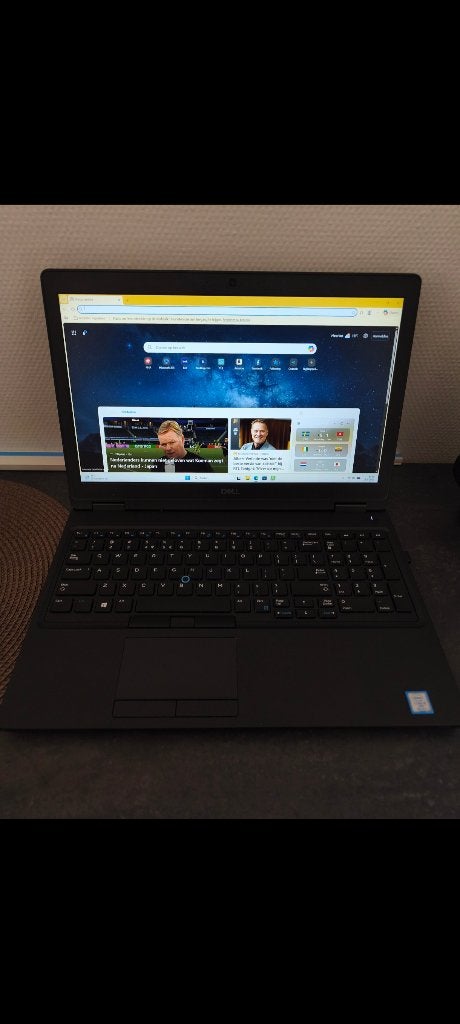 Dell laptop, Computers en Software, Windows Laptops, Zo goed als nieuw, 16 inch, SSD, 8 GB, Qwerty, Verzenden