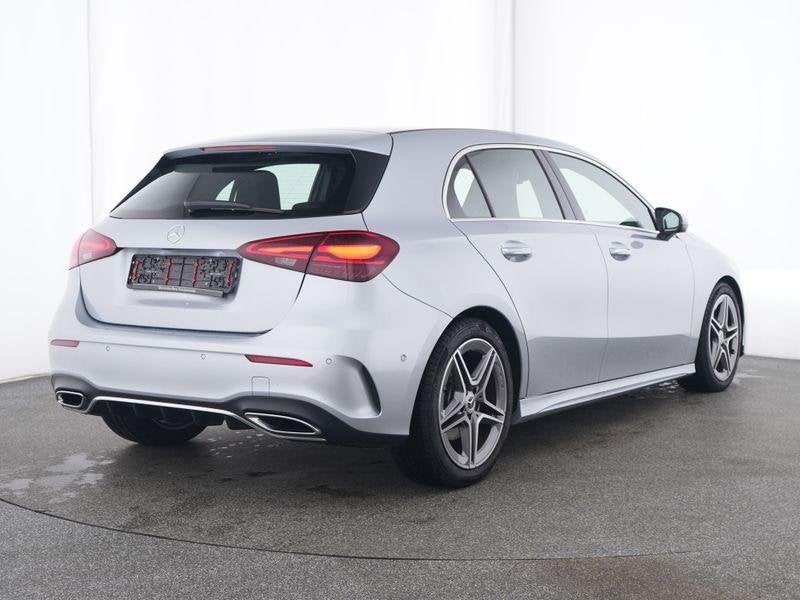 Mercedes-Benz A-Klasse 200 Hatchback AMG Line | Panoramisch, Auto's, Mercedes-Benz, Stof, 4 cilinders, 120 kW, Bedrijf