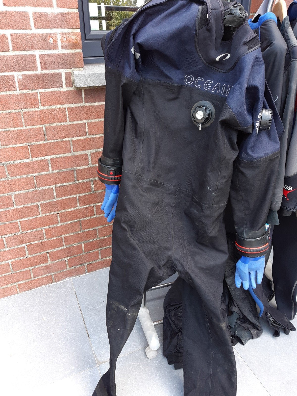 Combinaison de plongée étanche Oceanic avec gants étanches, Enlèvement, Combinaison de plongée