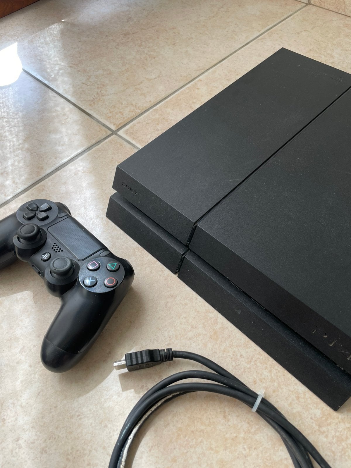 PlayStation 4 (PS4) 500 GB, 1 controller, volledige kabels, 500 GB, Ophalen of Verzenden, Zo goed als nieuw, Met 1 controller
