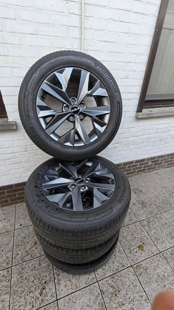 Te koop originele kia Sportage 18 inch zomerset, Auto-onderdelen, Banden en Velgen, Banden en Velgen, Zomerbanden, 18 inch, 235 mm
