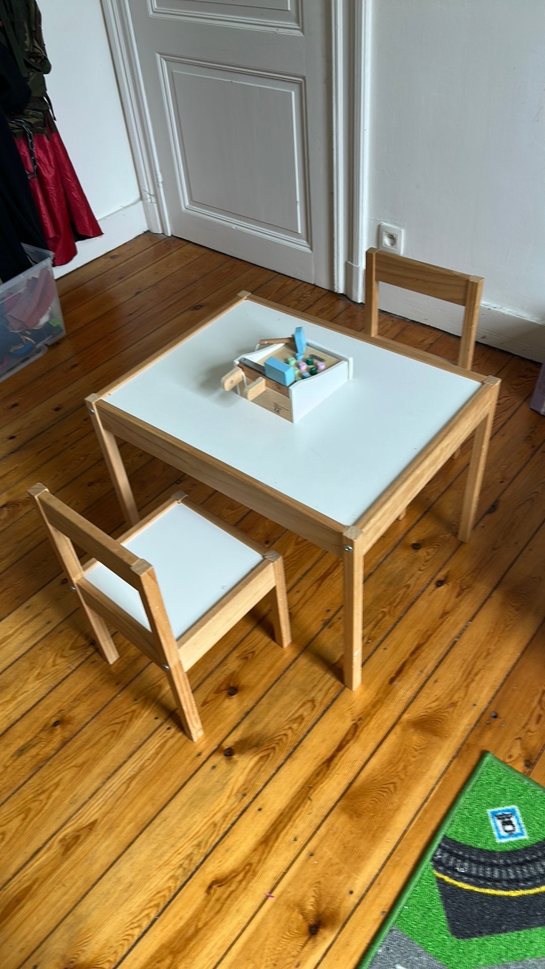Ensemble table et deux chaises IKEA pour enfants, Enlèvement