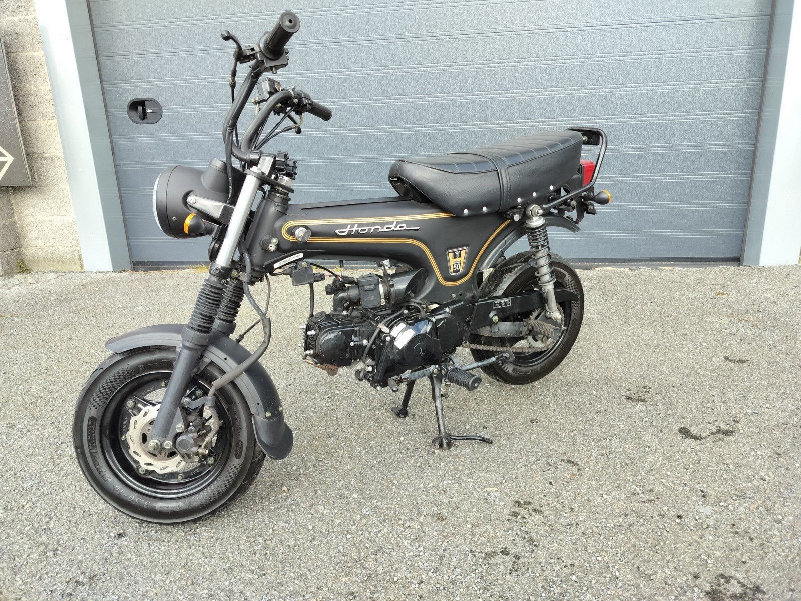 HONDA DAX 2023 50CC • 5380KM, Fietsen en Brommers, Ophalen, 49 cc, Klasse B (45 km/u), Zo goed als nieuw
