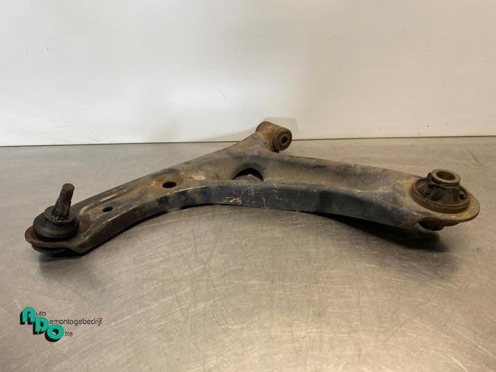Draagarm links-voor van een Peugeot 107 (107 05-), Auto-onderdelen, Gebruikt, -, -, Ophalen of Verzenden