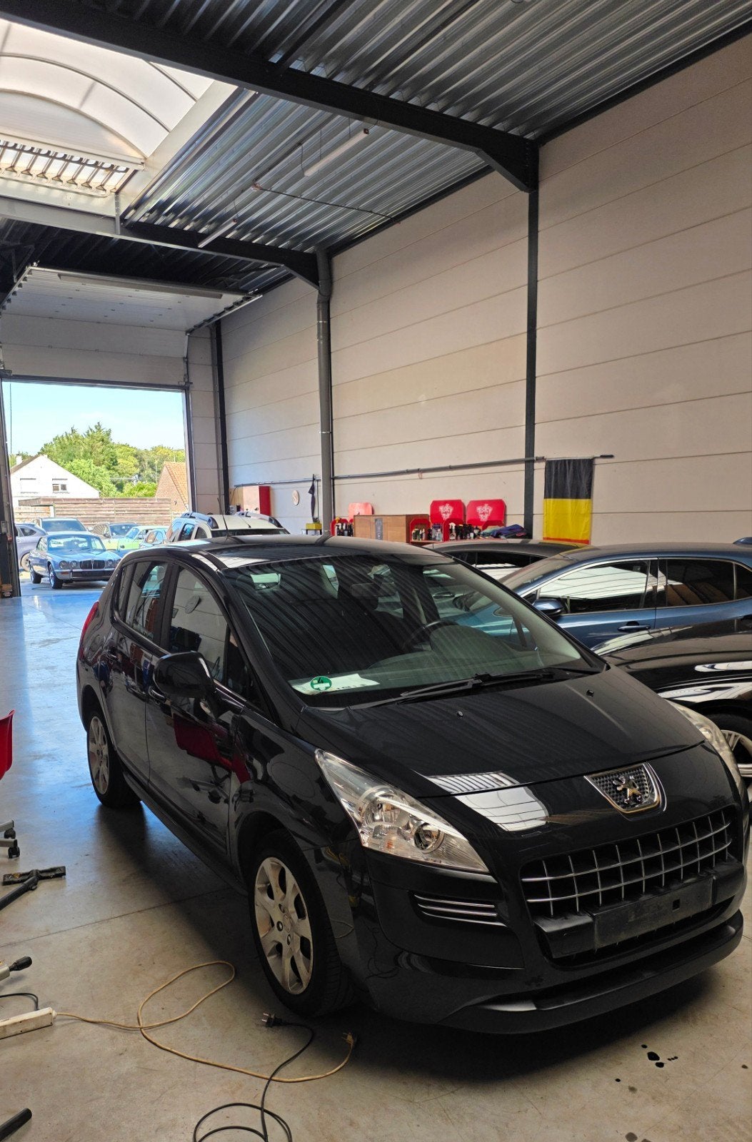 PEUGEOT 3008 ️ ESSENCE 1 300 000 km, Autos, Euro 5, Entreprise, Boîte manuelle, Entretenue par le concessionnaire