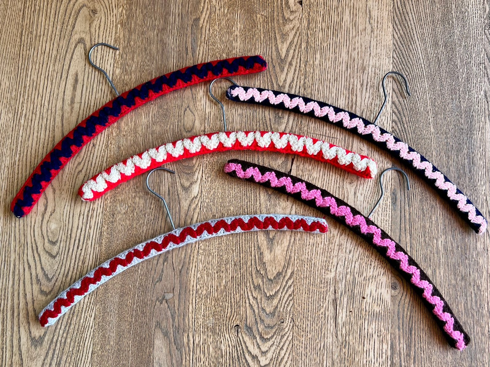 Set van 5 vintag kapstokken of kleerhangers gehaakt, Ophalen of Verzenden, Huis en Inrichting