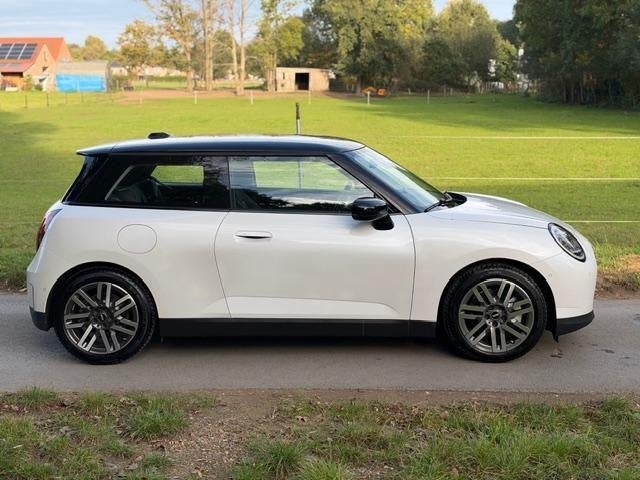 MINI Cooper E entièrement électrique. Seulement 4300 km !, Autos, 135 kW, Entreprise, 0 cylindres, Automatique
