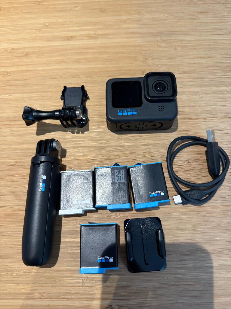 GoPro Hero 10 + 4 batteries, Enlèvement, Utilisé, GoPro