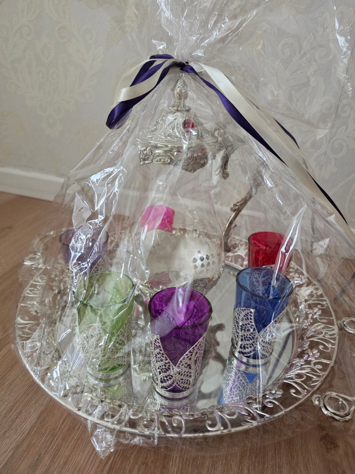 Glazen, versierde theepot met 6 gekleurde glazen, Ophalen, Nieuw, Glas, Theepot