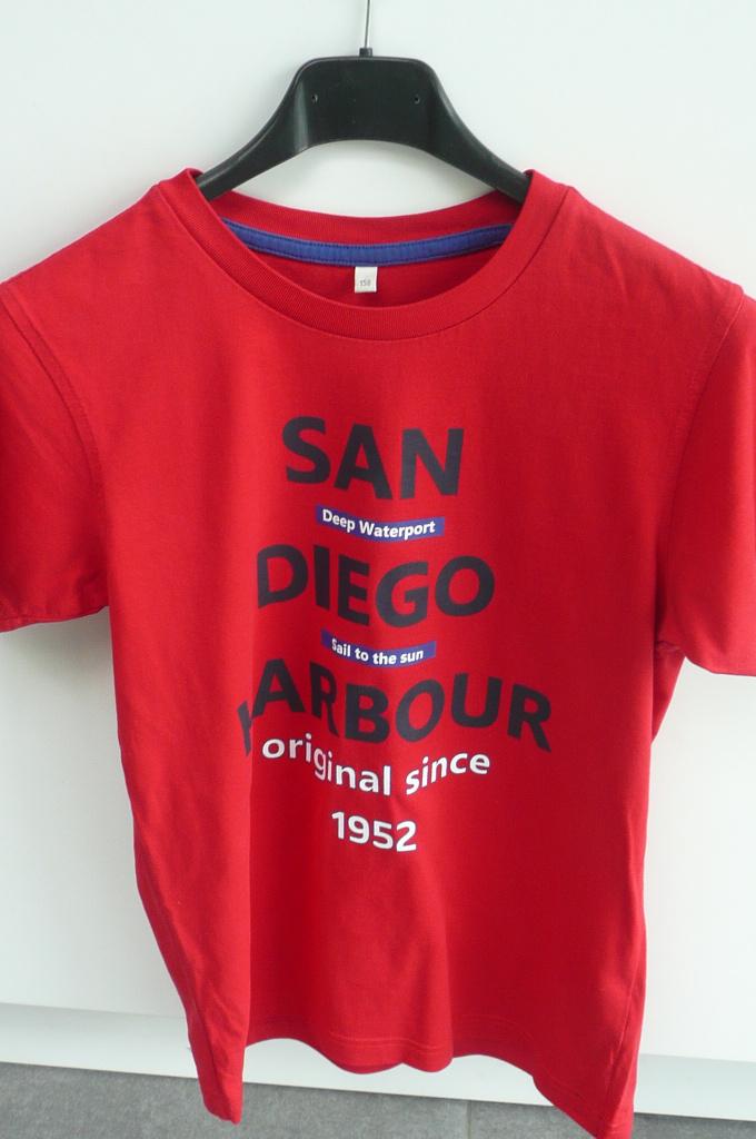 Rode T-shirt San Diego (K423), Kinderen en Baby's, Kinderkleding | Maat 158, Ophalen of Verzenden, Zo goed als nieuw, Jongen, Shirt of Longsleeve