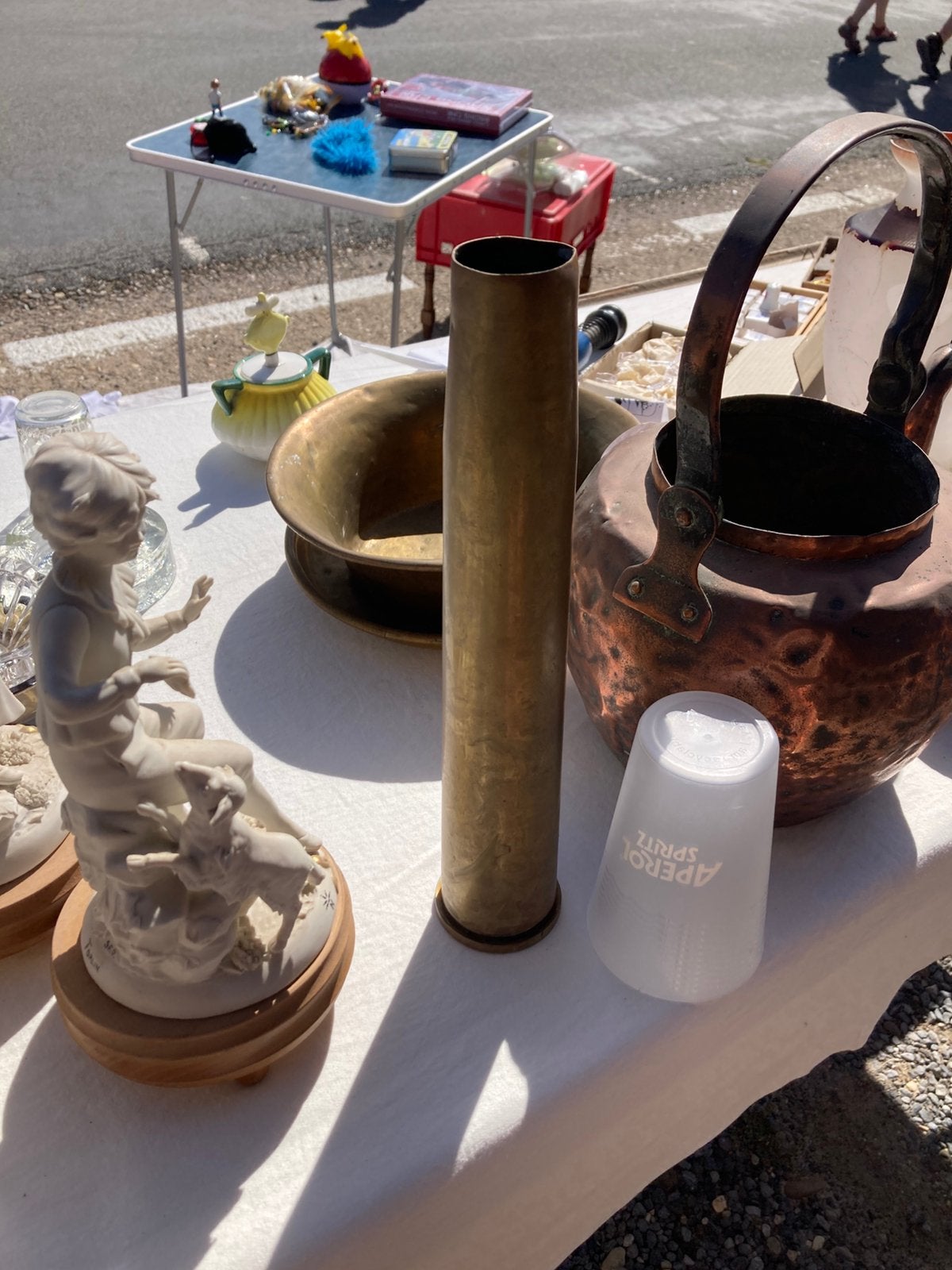 Obus, Antiquités & Art, Enlèvement