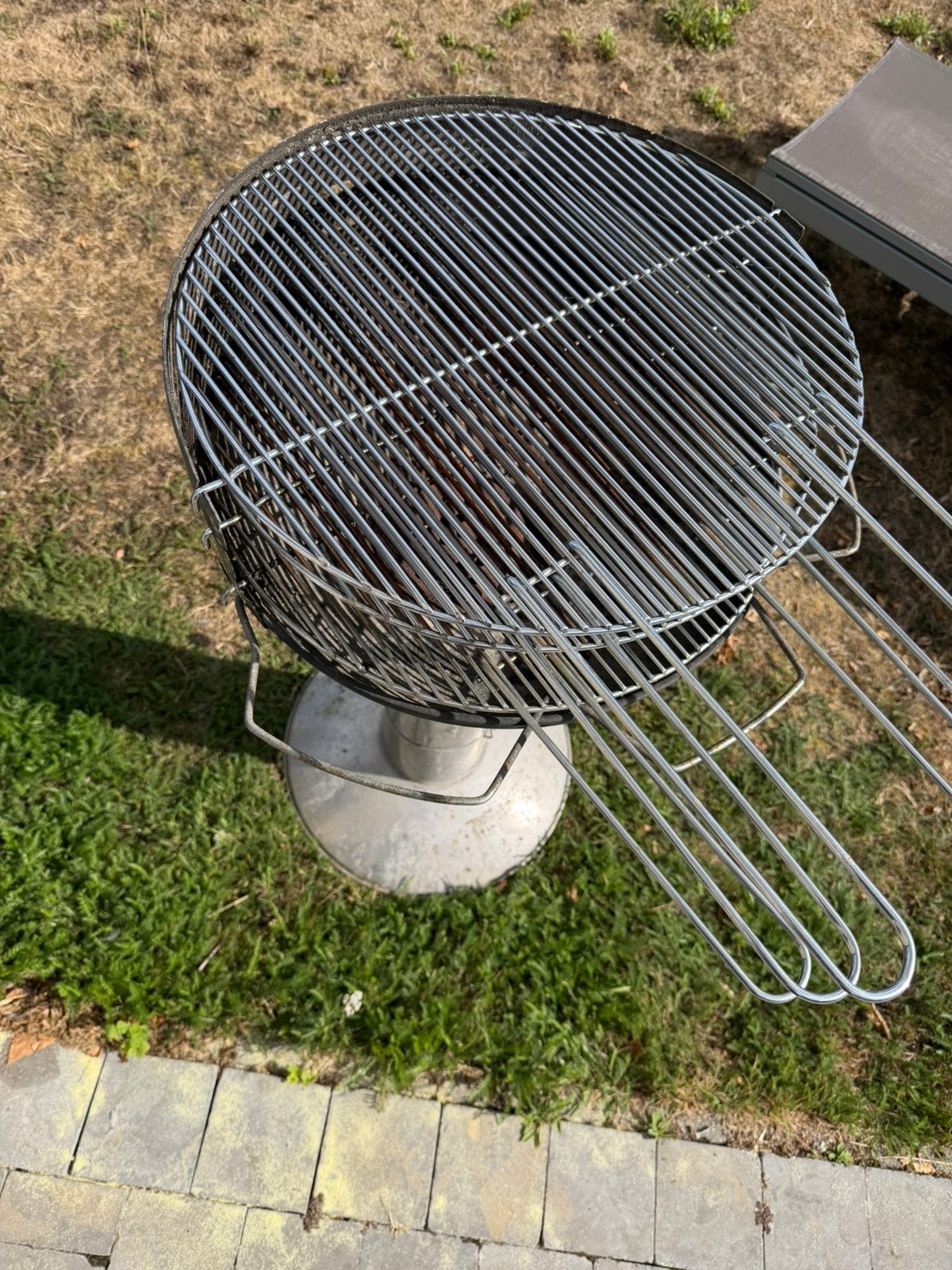 Barbecue houtskool met 3 roosters, Tuin en Terras, Ophalen, Gebruikt, Met accessoires