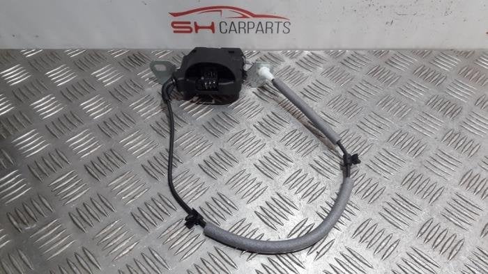 Serrure banquette arrière d'un Mercedes CLA, Autos : Pièces & Accessoires, 3 mois de garantie, Utilisé, -, -