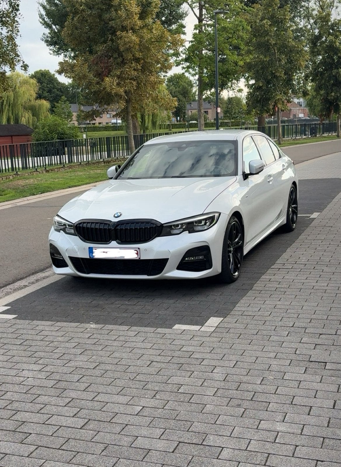 BMW 318d M-Pack, Autos, Volkswagen, Particulier, Caméra de recul, Airbags, Air conditionné, Apple Carplay, Climatisation automatique