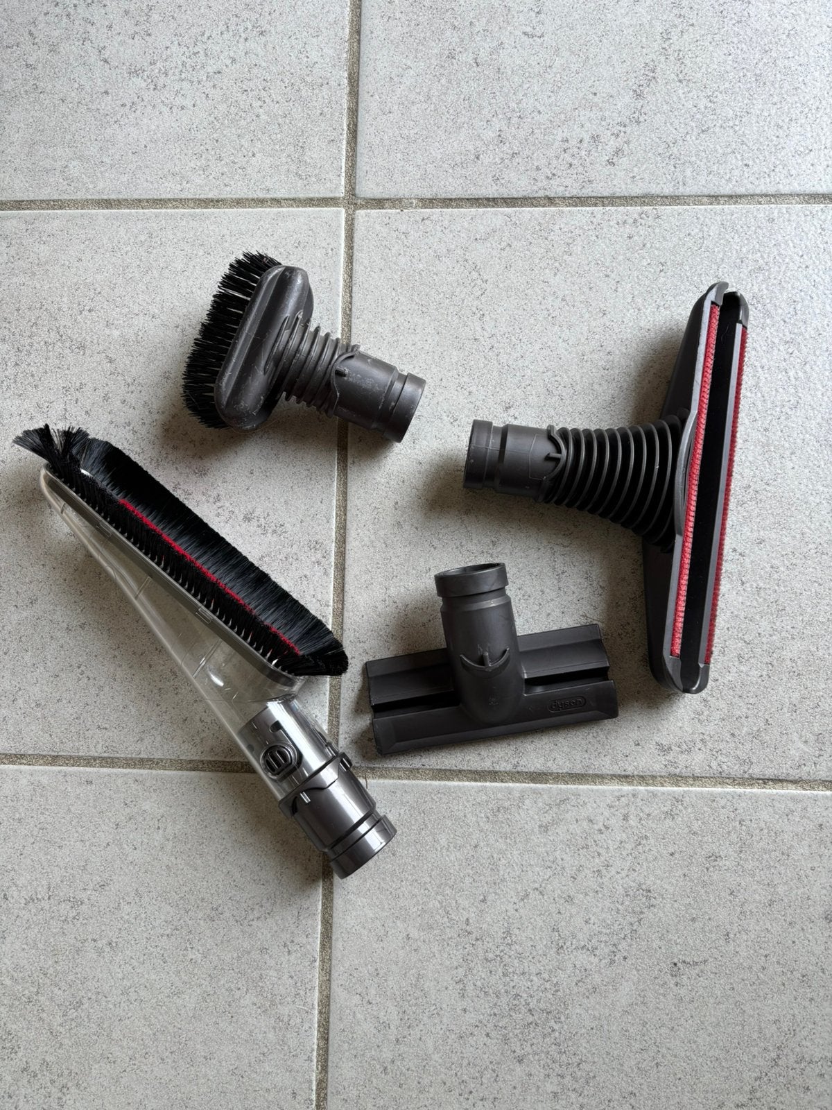 Dyson stofzuiger toebehoren, Elektronische apparatuur, Ophalen, Zo goed als nieuw