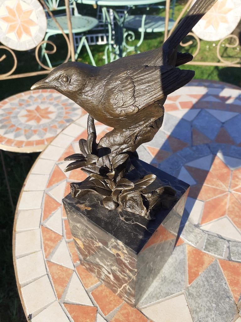 OISEAU EN BRONZE SIGNE MILO SUR SOCLE MARBRE, Enlèvement ou Envoi, Bronze