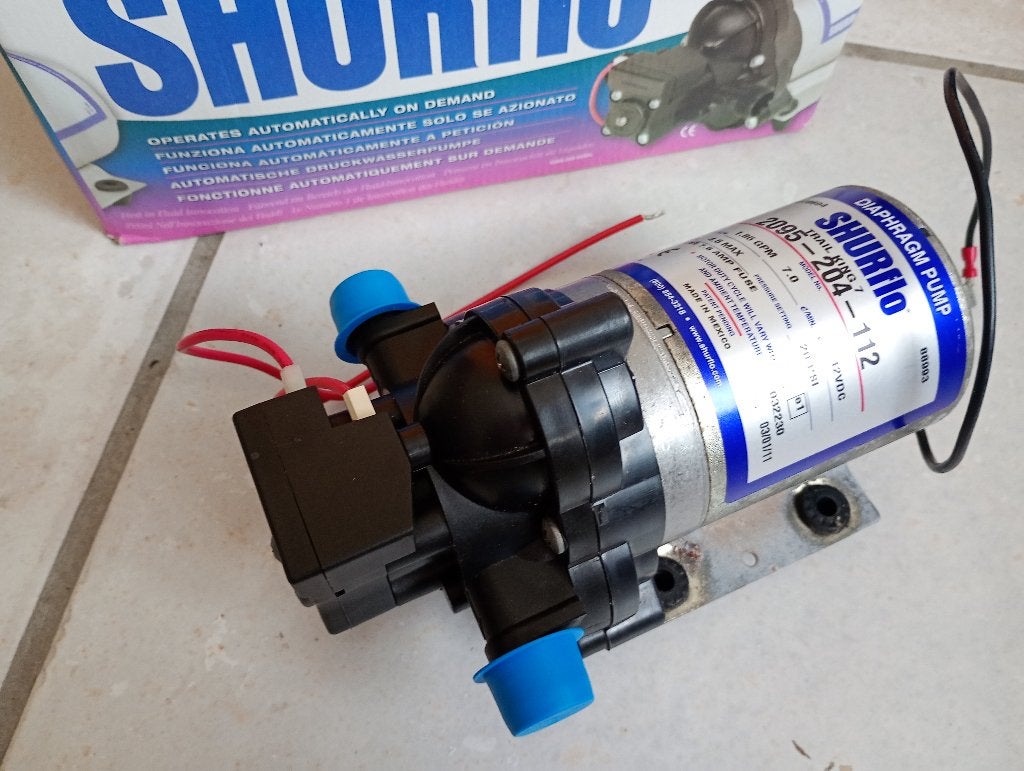 Pompe à eau shurflo 7l, Enlèvement, Utilisé