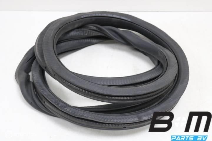 Portierrubber links of rechtsachter VW Tiguan 5N 5N0867913, Gebruikt