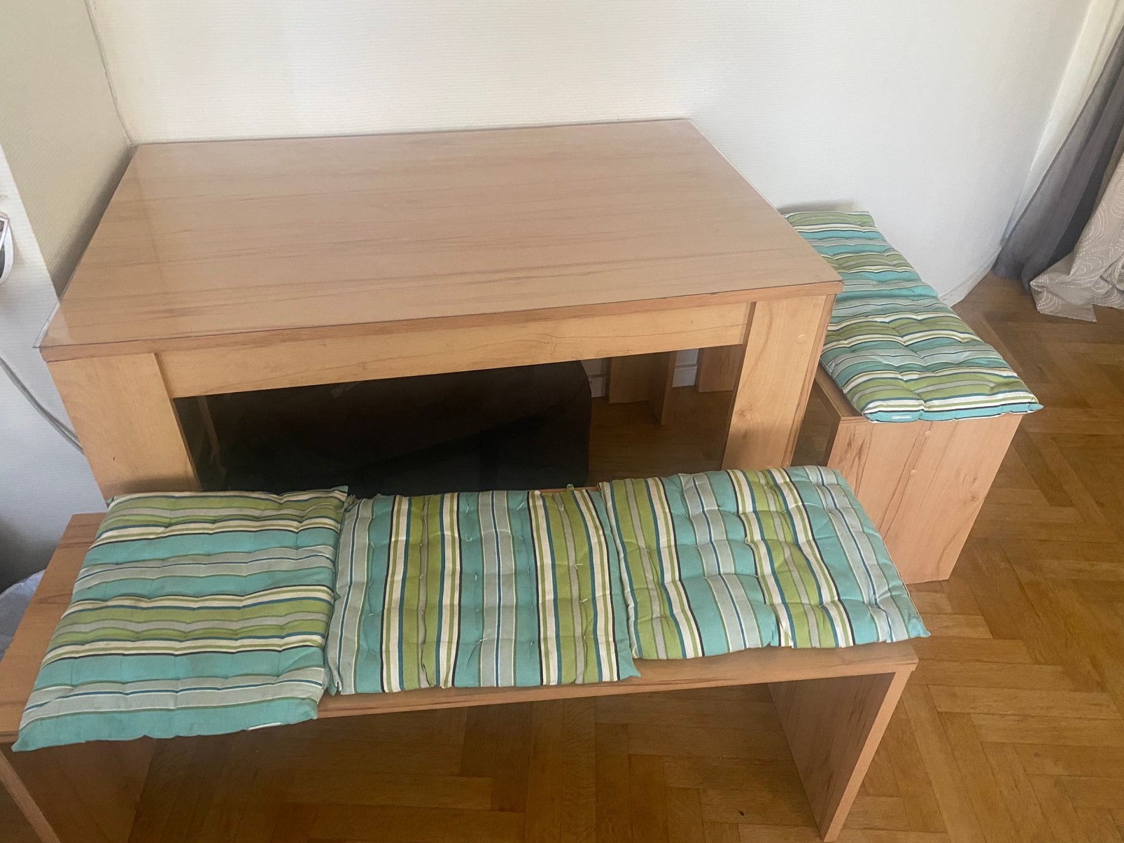 Table a manger + 2 bancs, Enlèvement