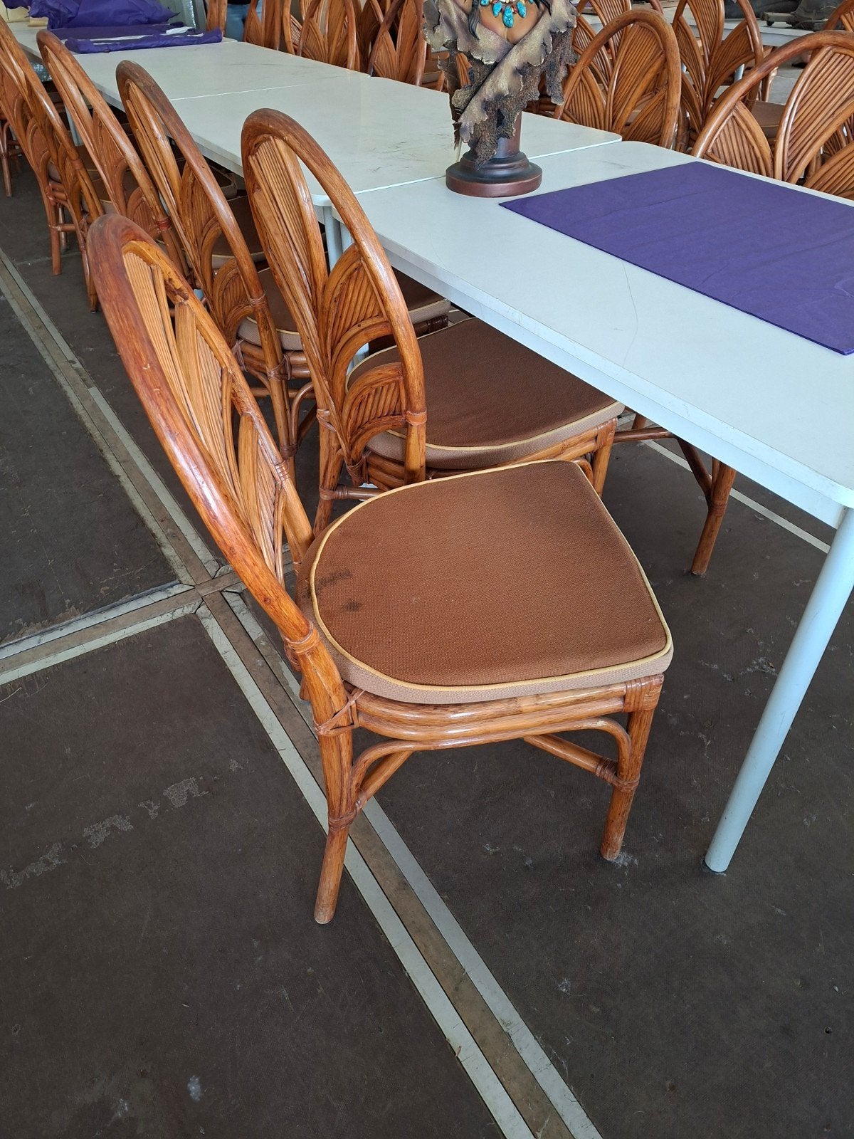 Lot de 48 chaises, Enlèvement