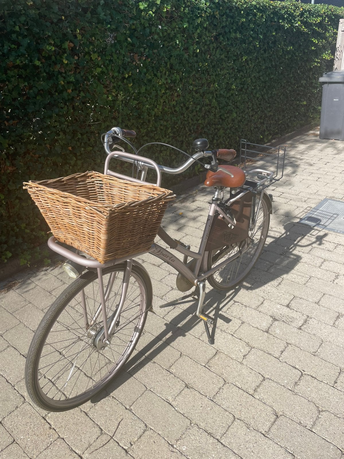 Le vélo pour femme est en très bon état !, Autres marques, Vitesses, Femmes, Comme neuf